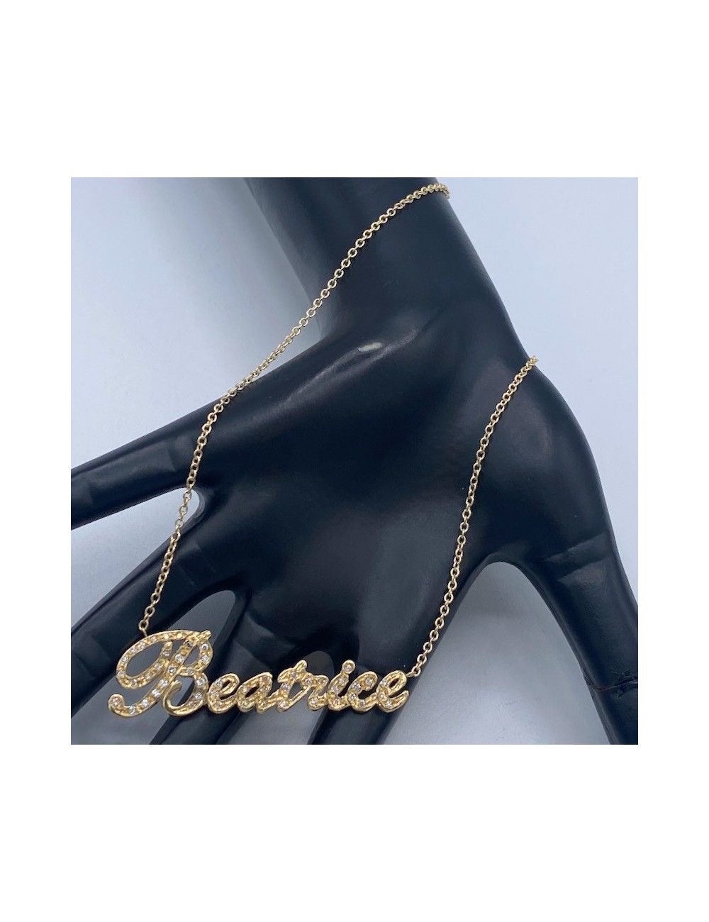 Girocollino in oro giallo con nome in Brillanti