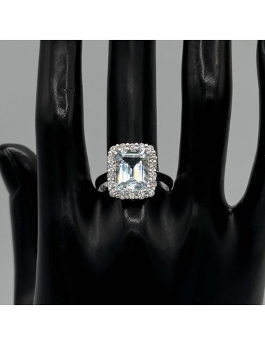 Anello in oro bianco con...