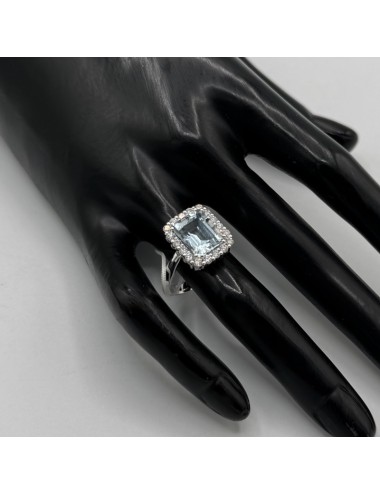 Anello in oro bianco con...