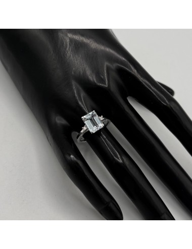 Anello in oro bianco con...