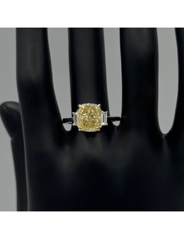 Anello in oro bianco con...