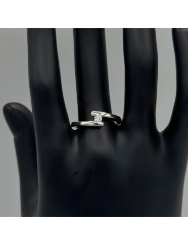 Solitario in oro bianco con...