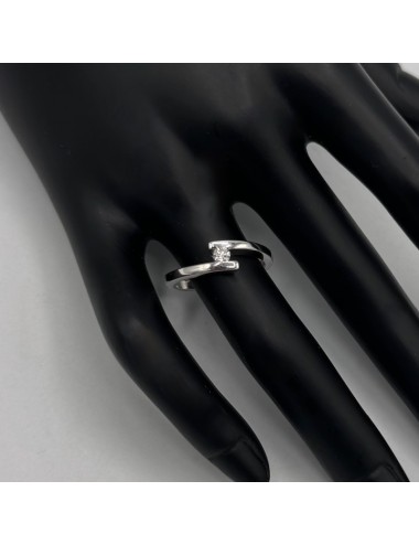 Solitario in oro bianco con...