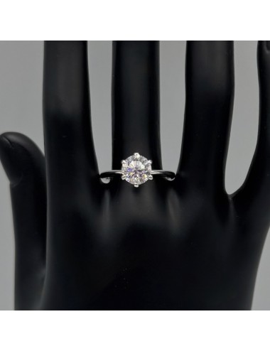 Solitario in oro bianco con...