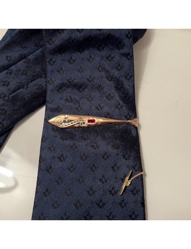 Fermacravatte in oro e Rubino