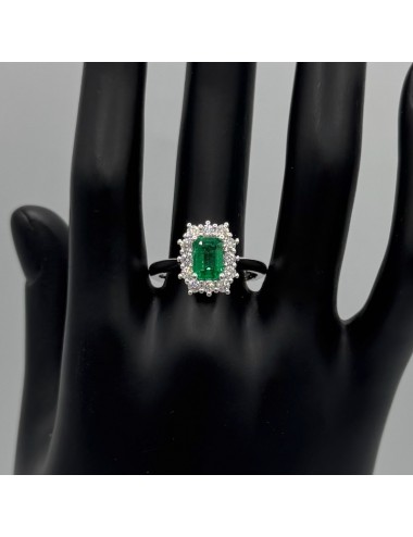 Anello in oro bianco con...