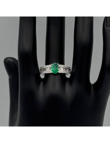 Anello in oro bianco con...