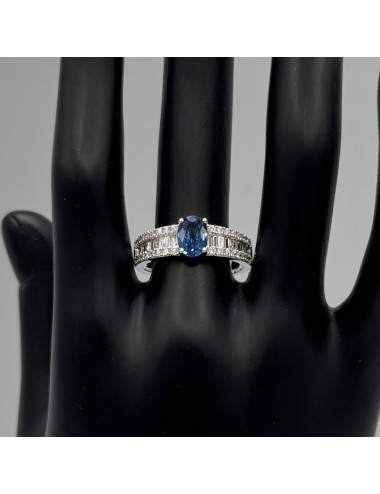 Anello in oro bianco con...