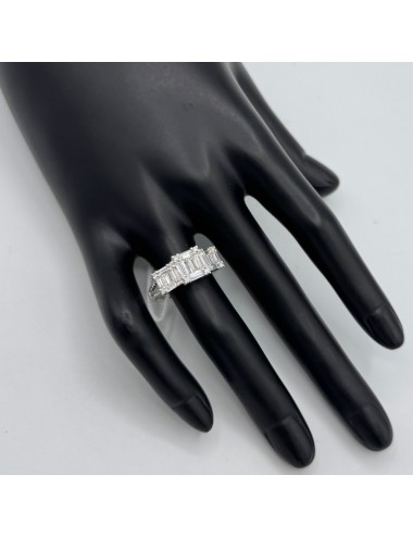 Anello in oro bianco con...