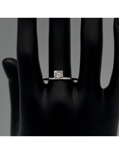 Anello in oro bianco con...