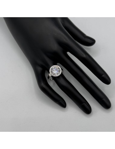 Anello in oro bianco con...