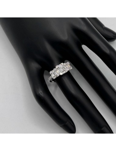 Anello in oro bianco e...