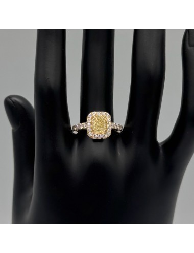 Anello in oro giallo con...