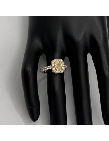 Anello in oro giallo con...