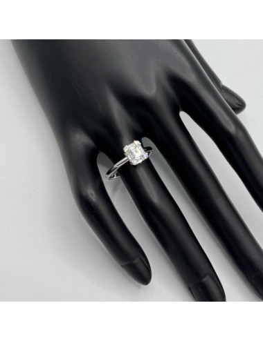 Anello in oro bianco e...