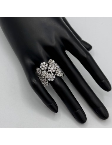 Anello in oro bianco con...