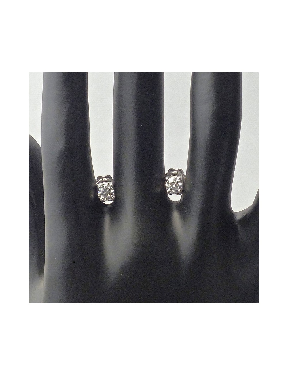 Orecchini Solitari in oro bianco carati 0,51