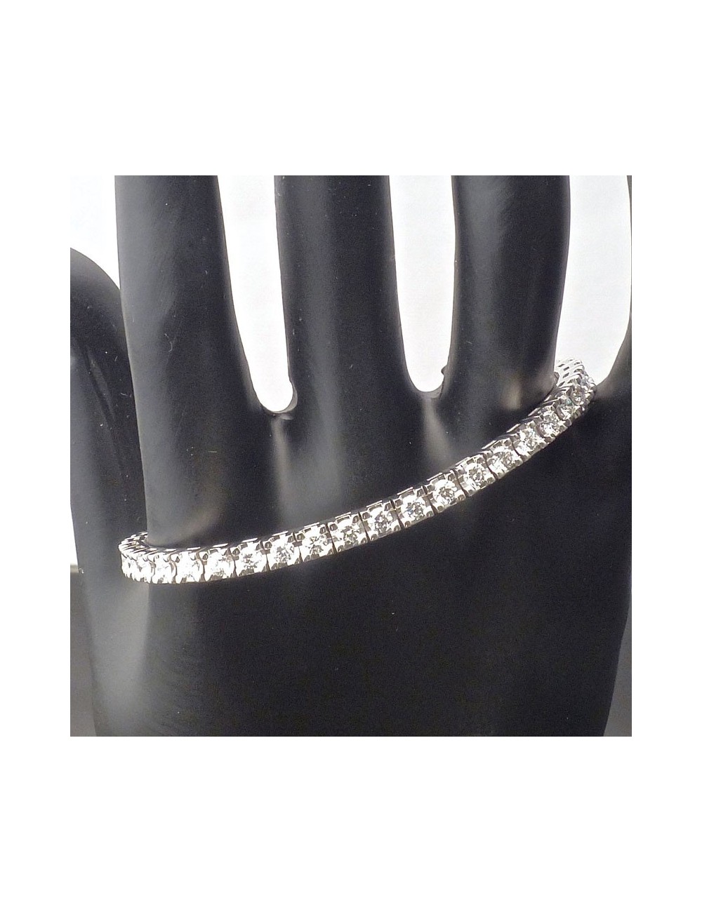 Bracciale tennis in oro bianco e brillanti