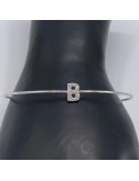 Bracciale rigido in oro bianco con iniziale in Brillanti